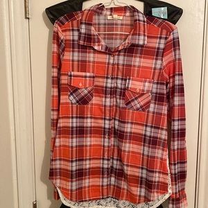 Womens new, medium plaid long sleeve blouse.